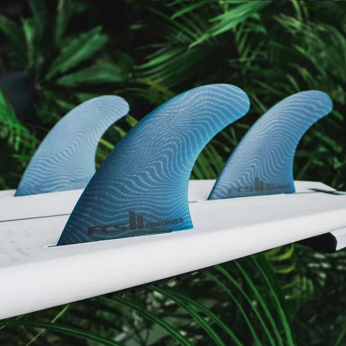 FCS II Medium Performer Neo Glass Thruster Surfboard Fins - Pacific Mango - Image 5