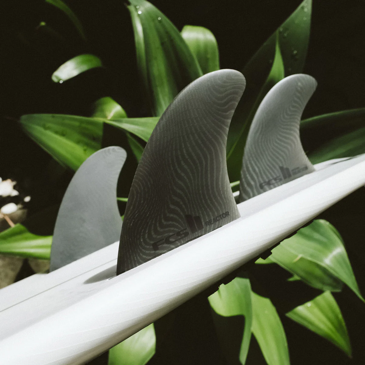 FCS II Medium Reactor Neo Glass Eco Blend Thruster Surfboard Fins - Black - Image 4