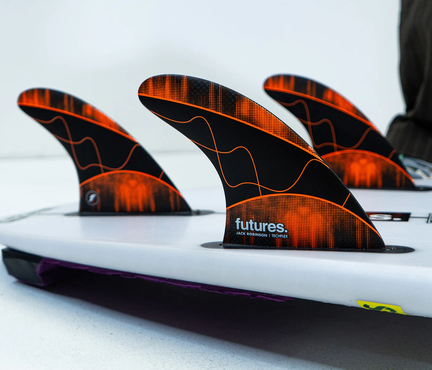 Futures Large Jack Robinson Techflex Thruster Surfboard Fin Black Orange - Image 5