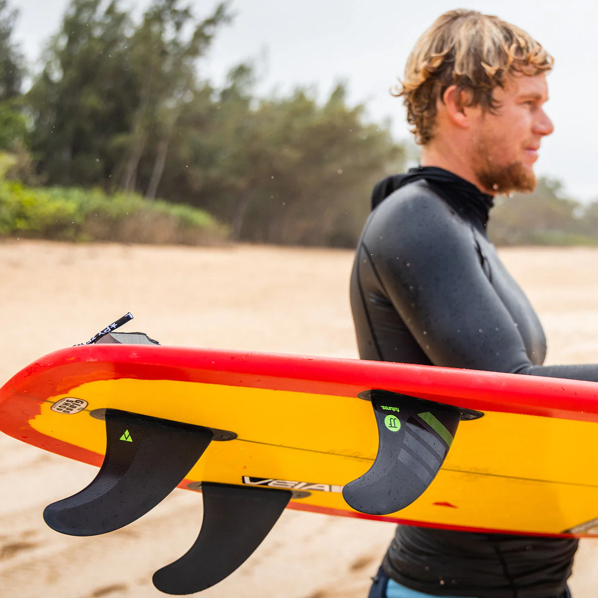 Futures Medium John John Florence Alpha Carbon Thruster Surfboard Fin - Black Green - Image 3