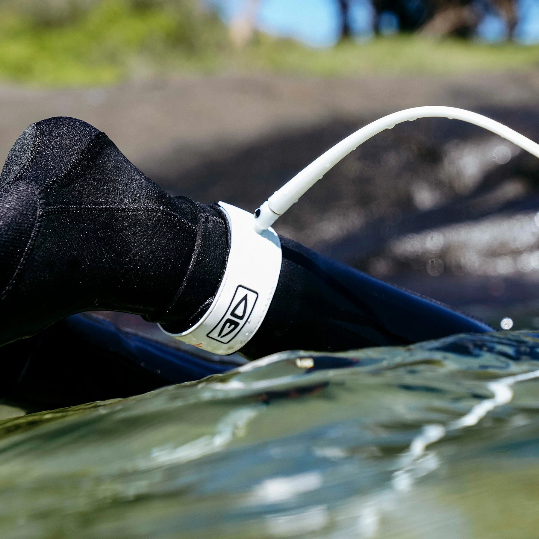 Ocean and Earth 6ft Slimline Lightweight Comp One-XT Premium Surfboard Leash - Image 9