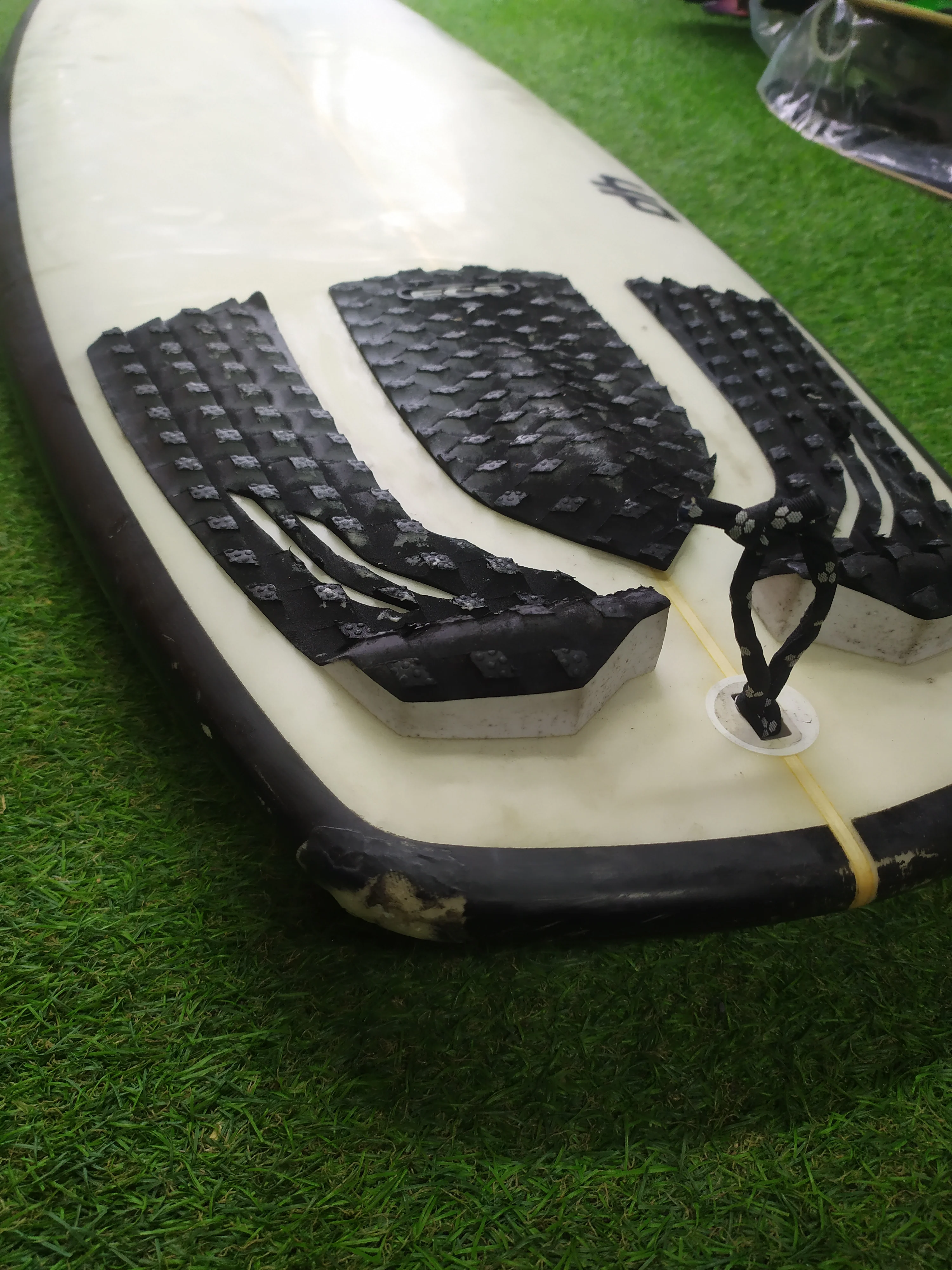 Second Hand DH Bobsled Lite Surfboards 5'11 Tom Doidge-Harrison FCS I Quad - Image 3